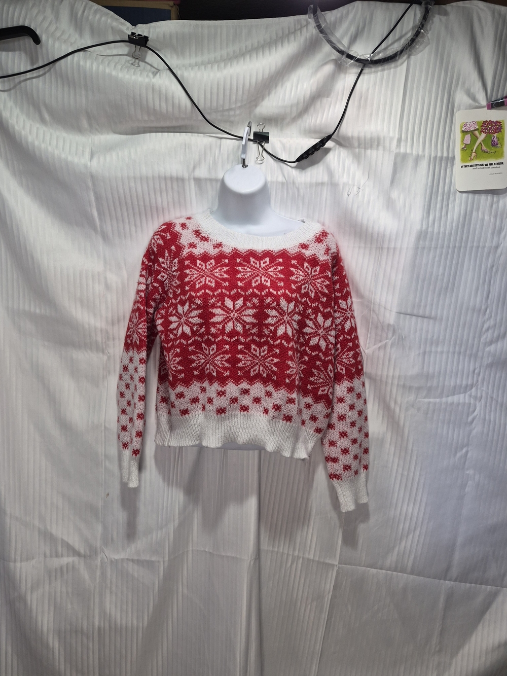 Red & White Snowflake Crewneck Sweater - Women's Medium